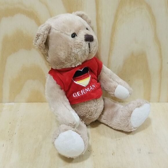 Teddy Bear in Oracle red T Shirt representing "Germany " - Picture 2 of 7